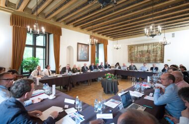 Przyszłość i bezpieczeństwo Unii Europejskiej tematem wyjątkowych obrad