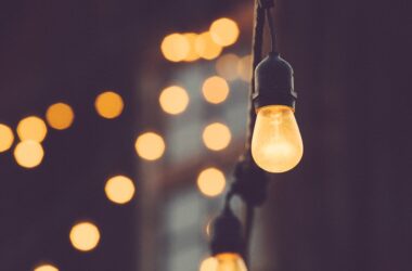 Jakie czynniki wpływają na zmiany cen energii? Komentarz naszego eksperta